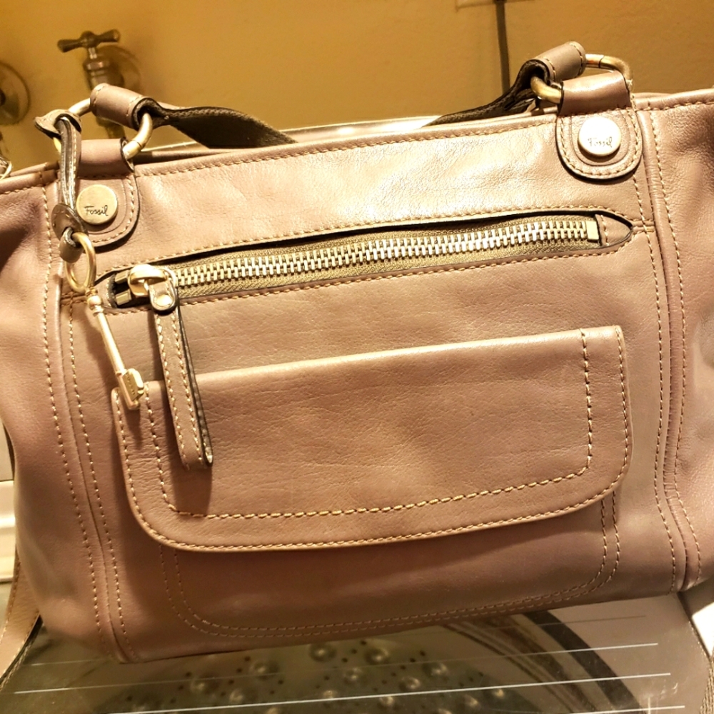 FOSSIL handbag 👜